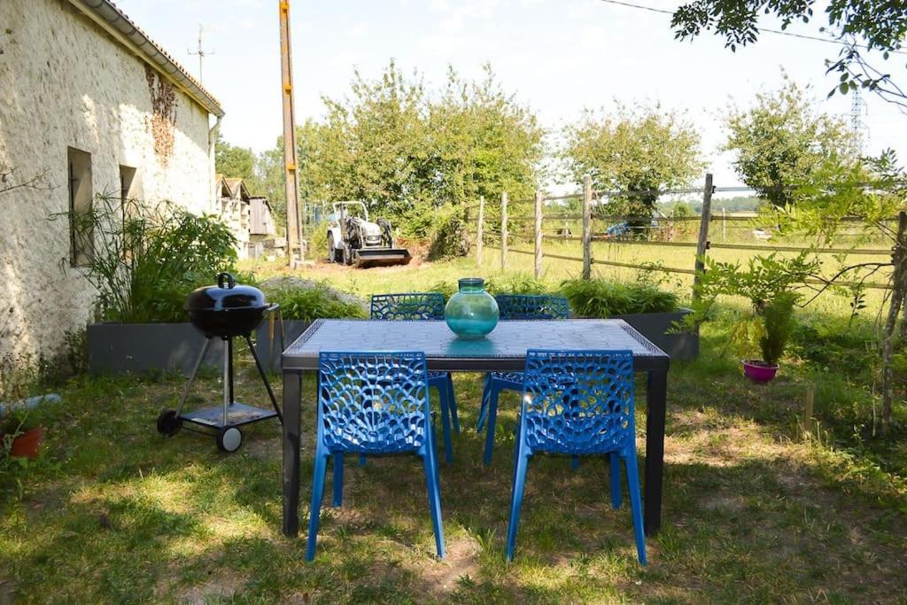 Gite A La Ferme Chaleureux Apartment Civrac-de-Blaye Exterior photo