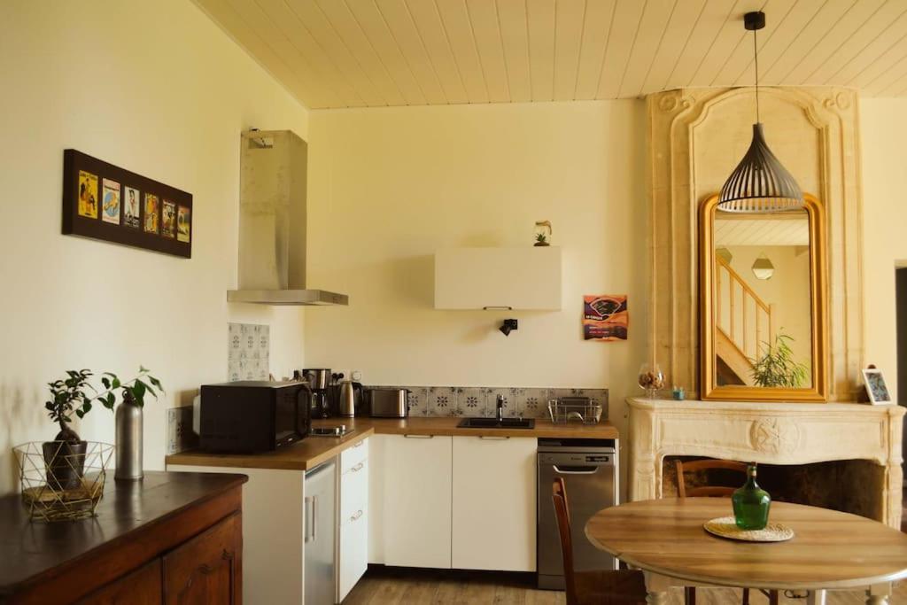 Gite A La Ferme Chaleureux Apartment Civrac-de-Blaye Exterior photo